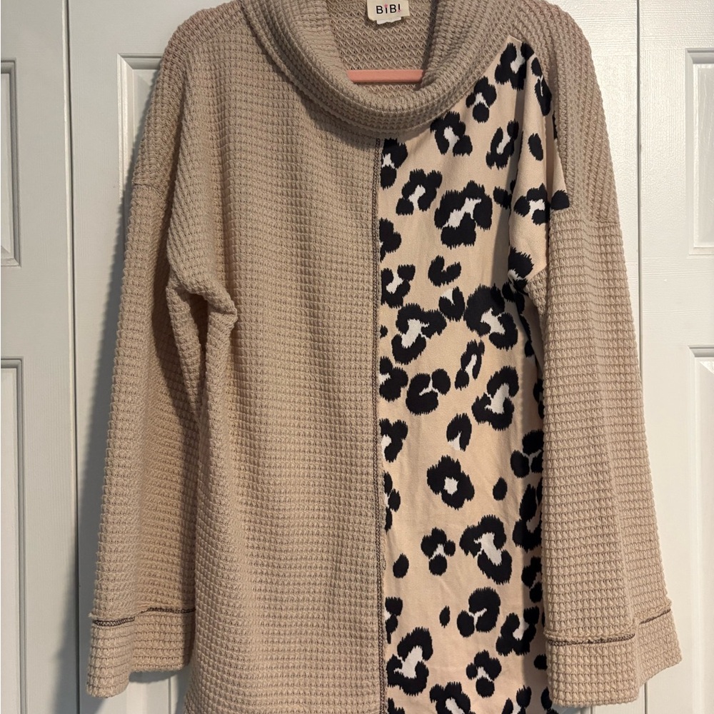 BIBI Beige and Black Leopard Print Women's Sweater-lightweight